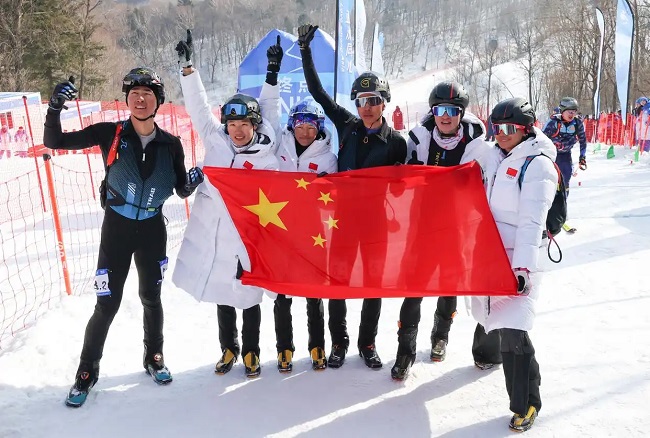 亚冬会︱滑雪登山收官 亚美体育注册中国队包揽所有奖牌